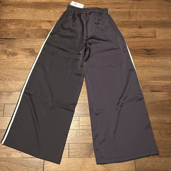Adidas Satin Wide Leg Track Pants Size 6 NWT - Picture 3 of 14